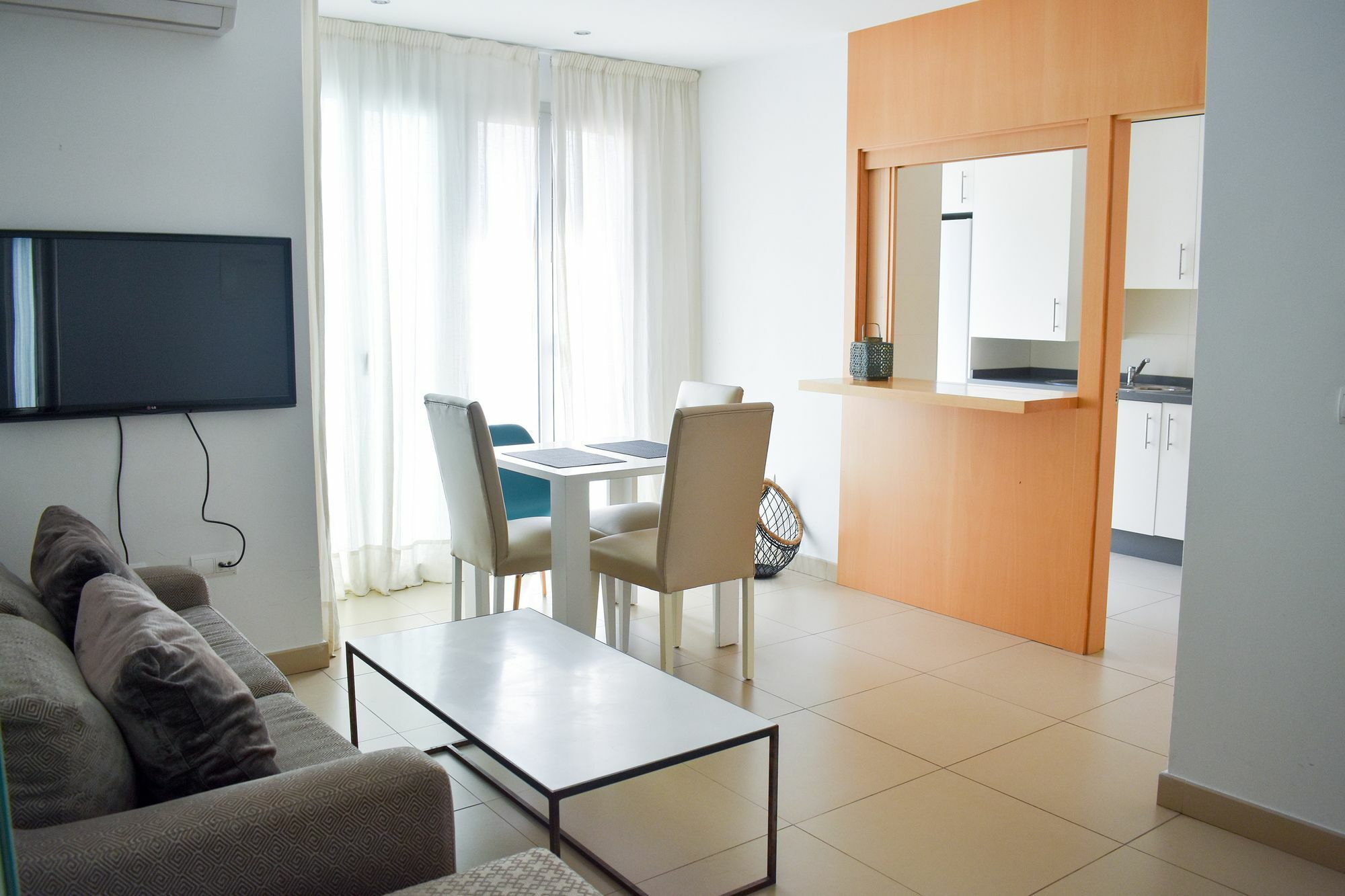 Urbanliving Fajardo Apartment Malaga Luaran gambar